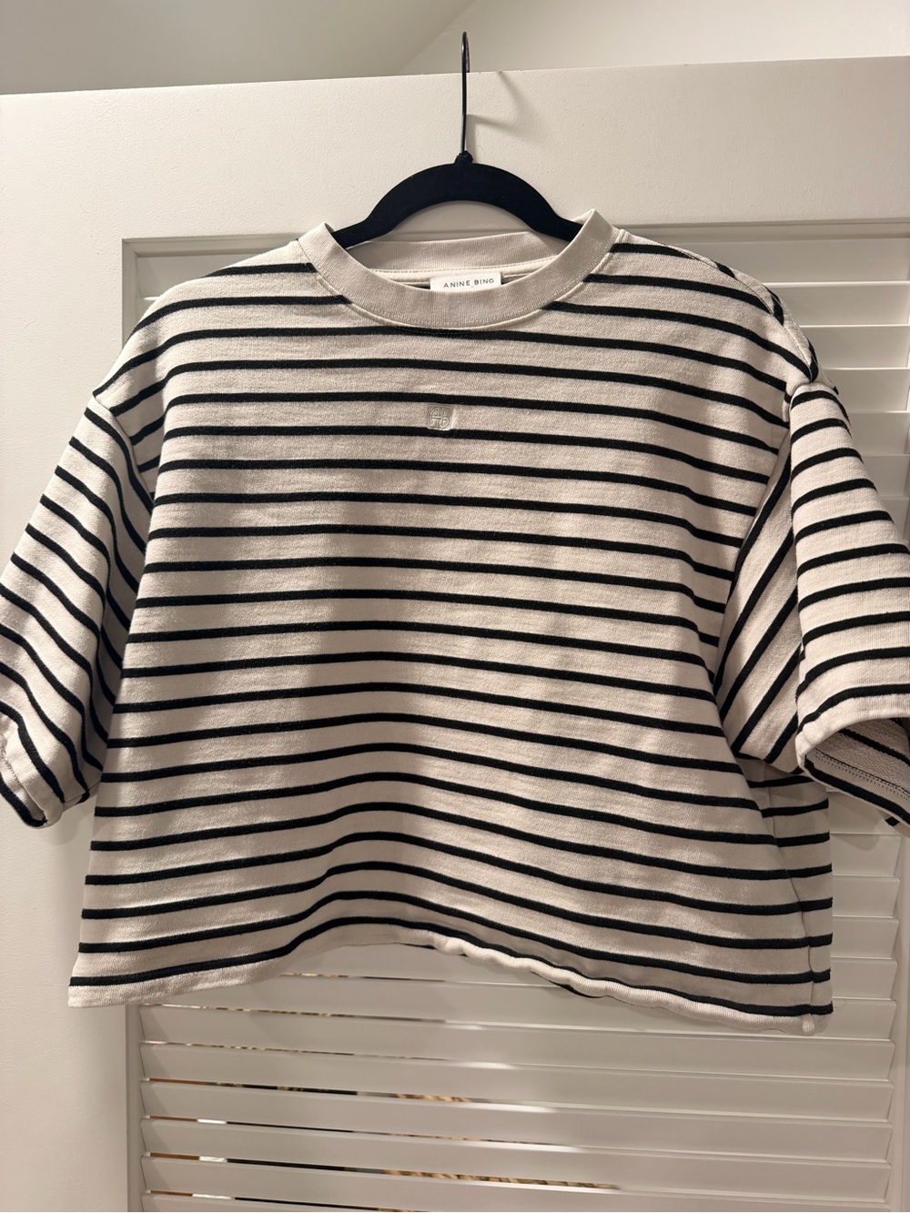 Anine Bing Myers Black & Cream Striped Boxy Cropped Tee - Picture 4 of 7